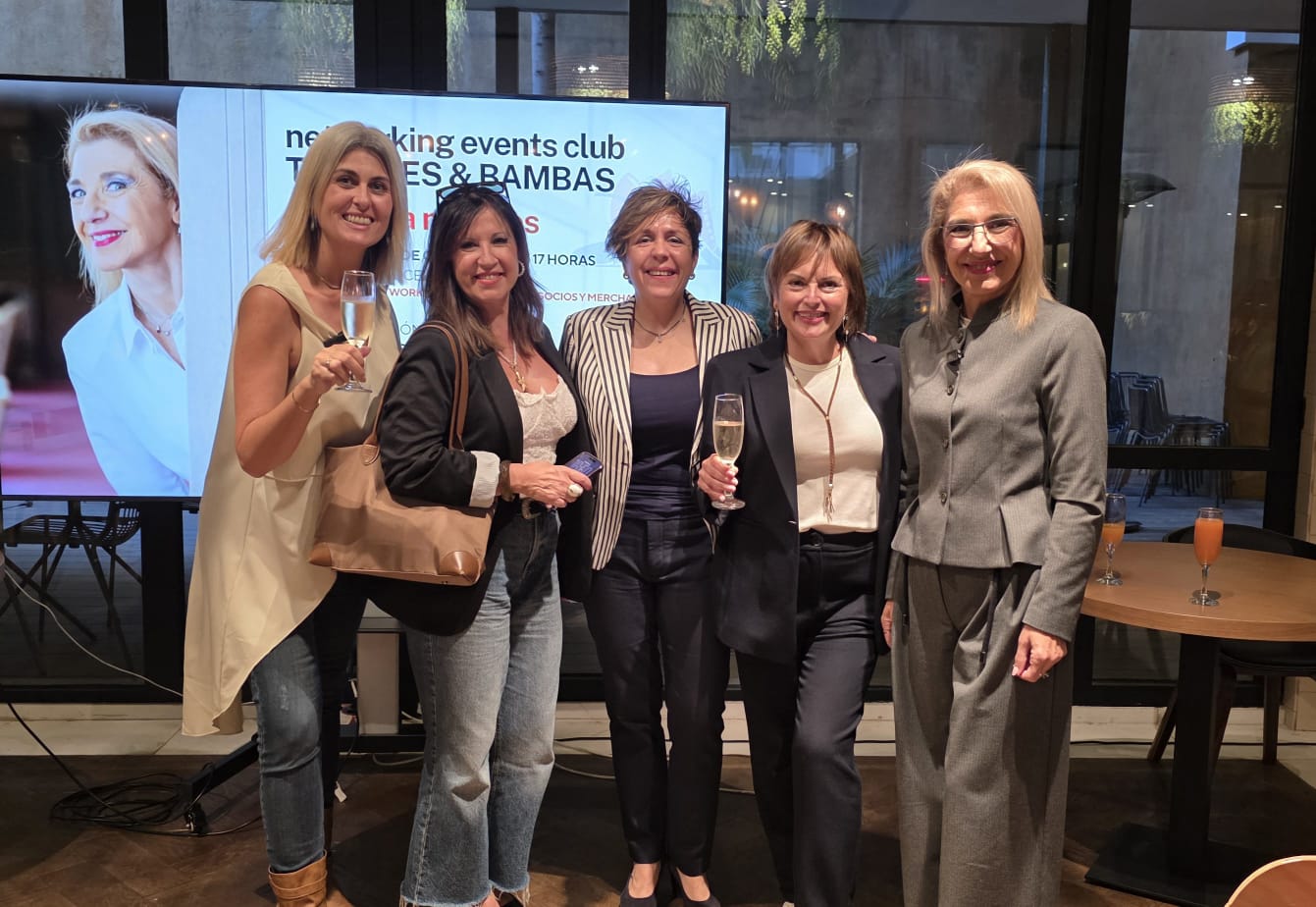 Lucía, Mireia, Pepa, Itziar y Nati
